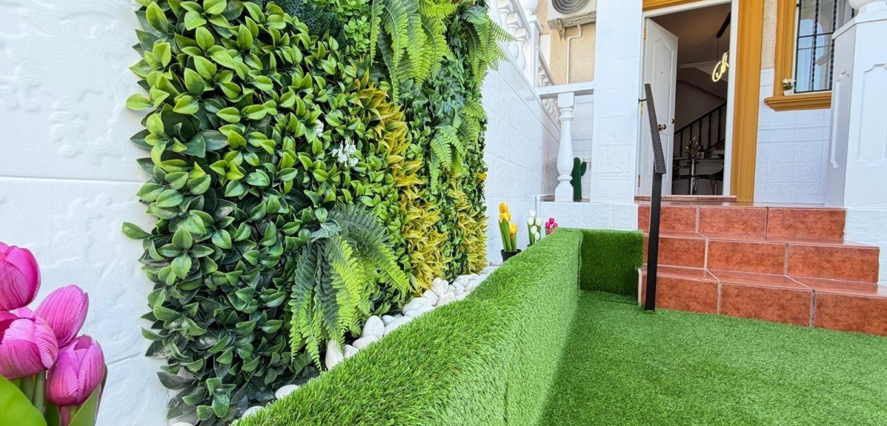 Sale - Terraced house -
Orihuela Costa - Rocio del Mar