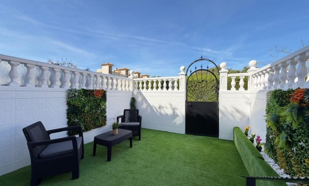 Sale - Terraced house -
Orihuela Costa - Rocio del Mar