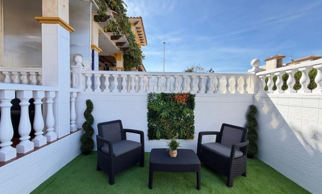 Sale - Terraced house -
Orihuela Costa - Rocio del Mar
