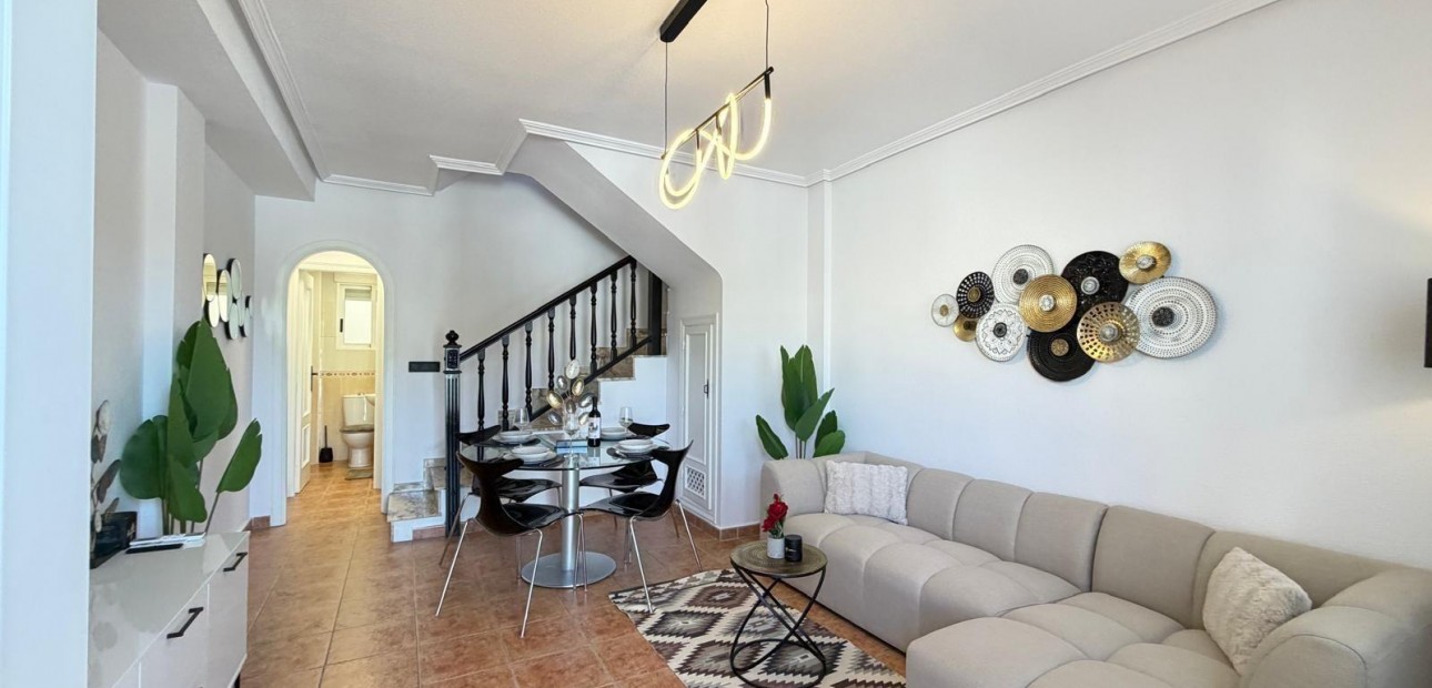 Sale - Terraced house -
Orihuela Costa - Rocio del Mar