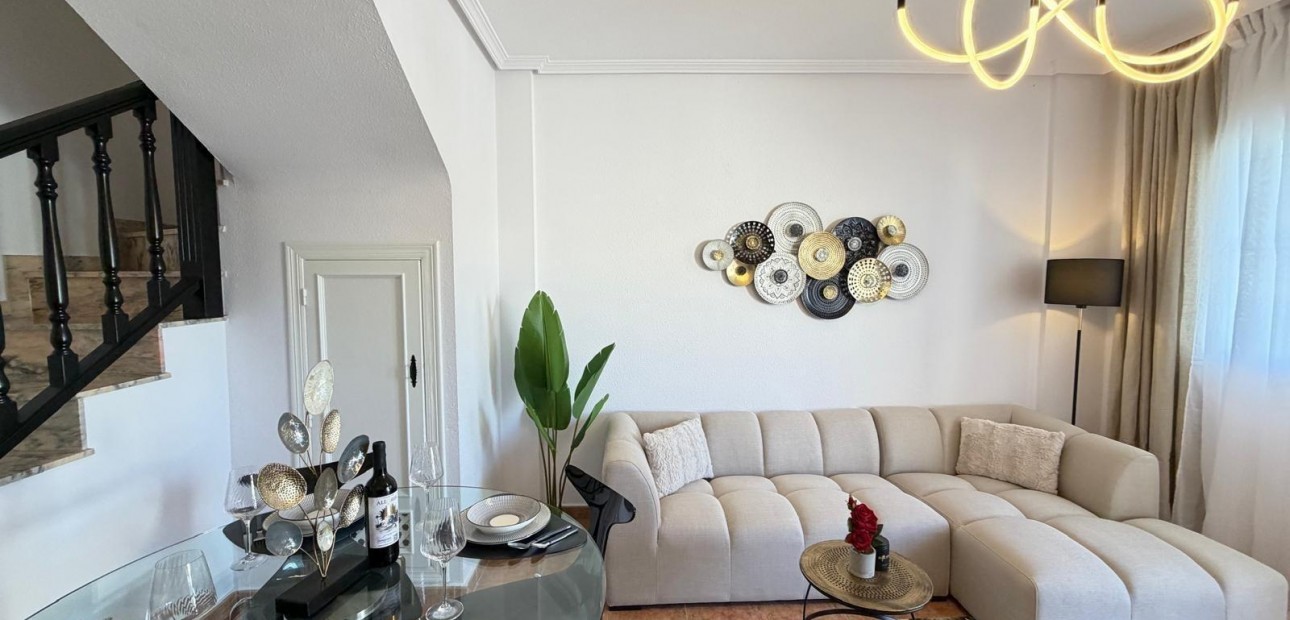 Sale - Terraced house -
Orihuela Costa - Rocio del Mar