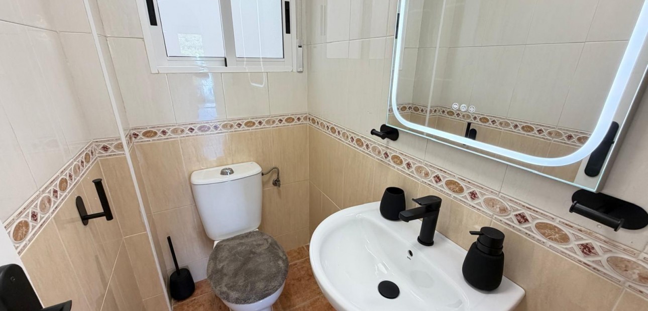 Sale - Terraced house -
Orihuela Costa - Rocio del Mar