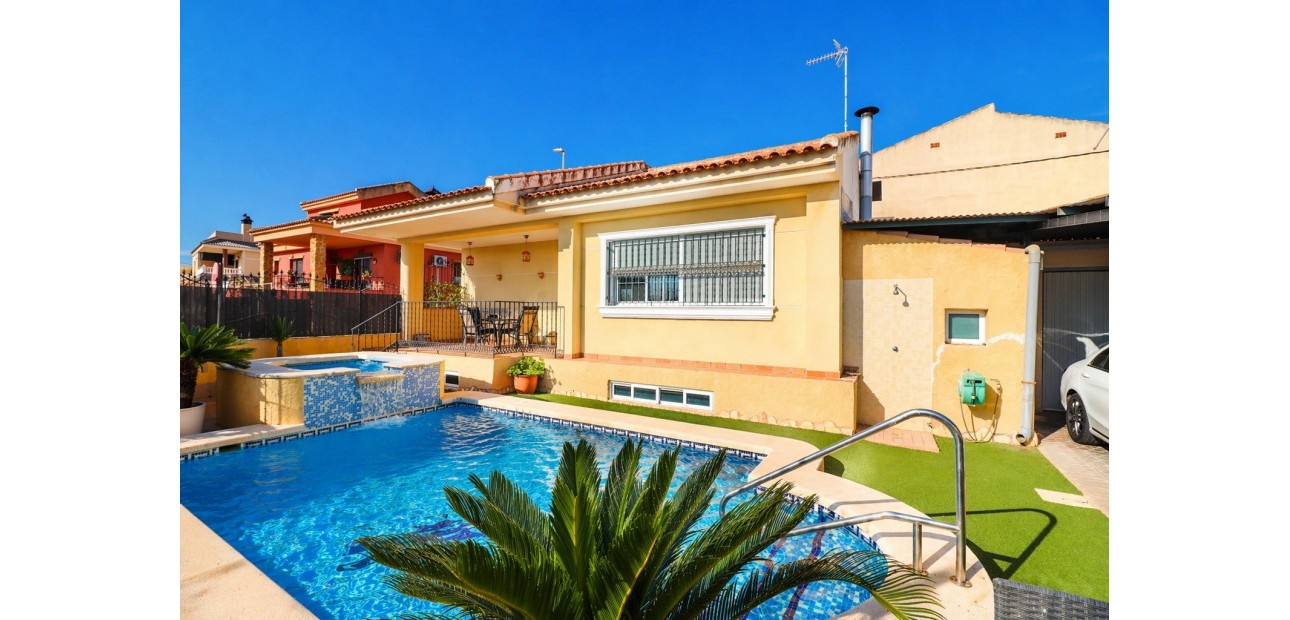 Venta - Detached Villa -
Almoradi - El Saladar