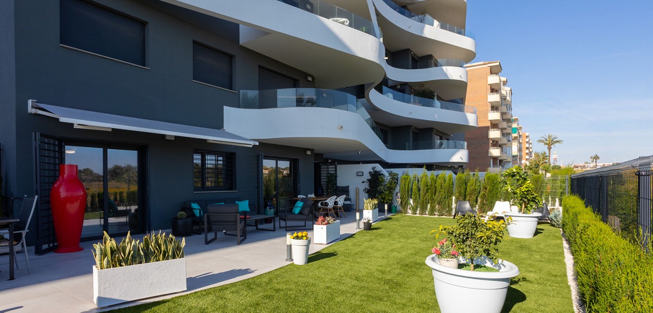 Sale - Apartment / flat -
Torrevieja - Rocio del Mar