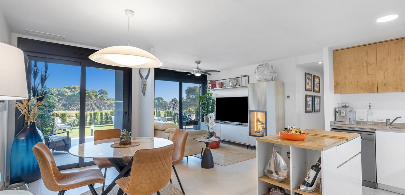 Sale - Apartment / flat -
Torrevieja - Rocio del Mar