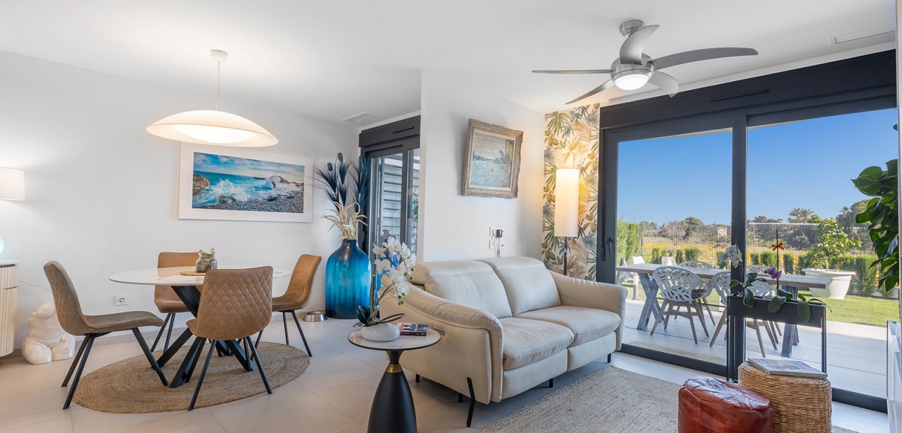 Sale - Apartment / flat -
Torrevieja - Rocio del Mar