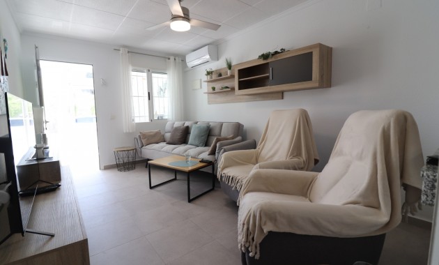 Sale - Bungalow -
Torrevieja - El Chaparral
