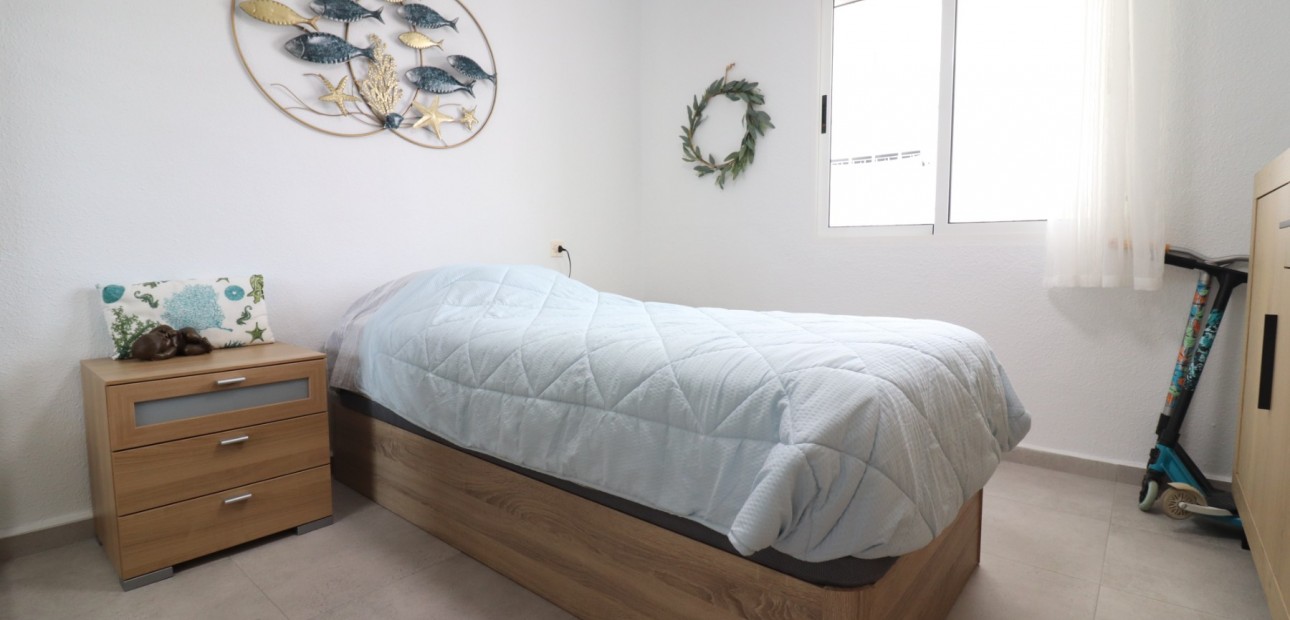 Sale - Bungalow -
Torrevieja - El Chaparral