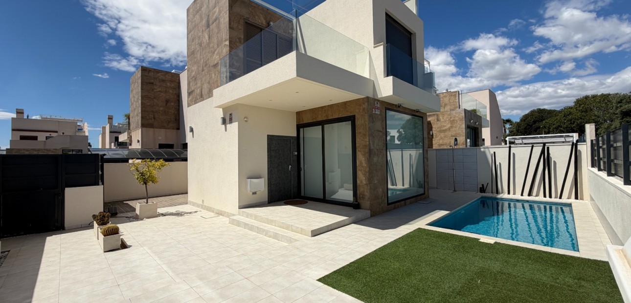 Sale - Detached Villa -
Ciudad Quesada - La Laguna