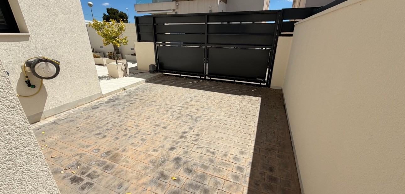 Sale - Detached Villa -
Ciudad Quesada - La Laguna