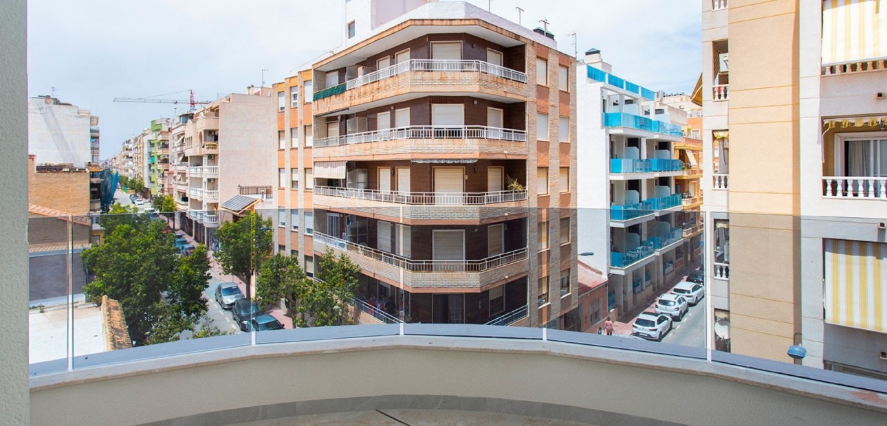 Sale - Apartment / flat -
Torrevieja - Playa Del Cura