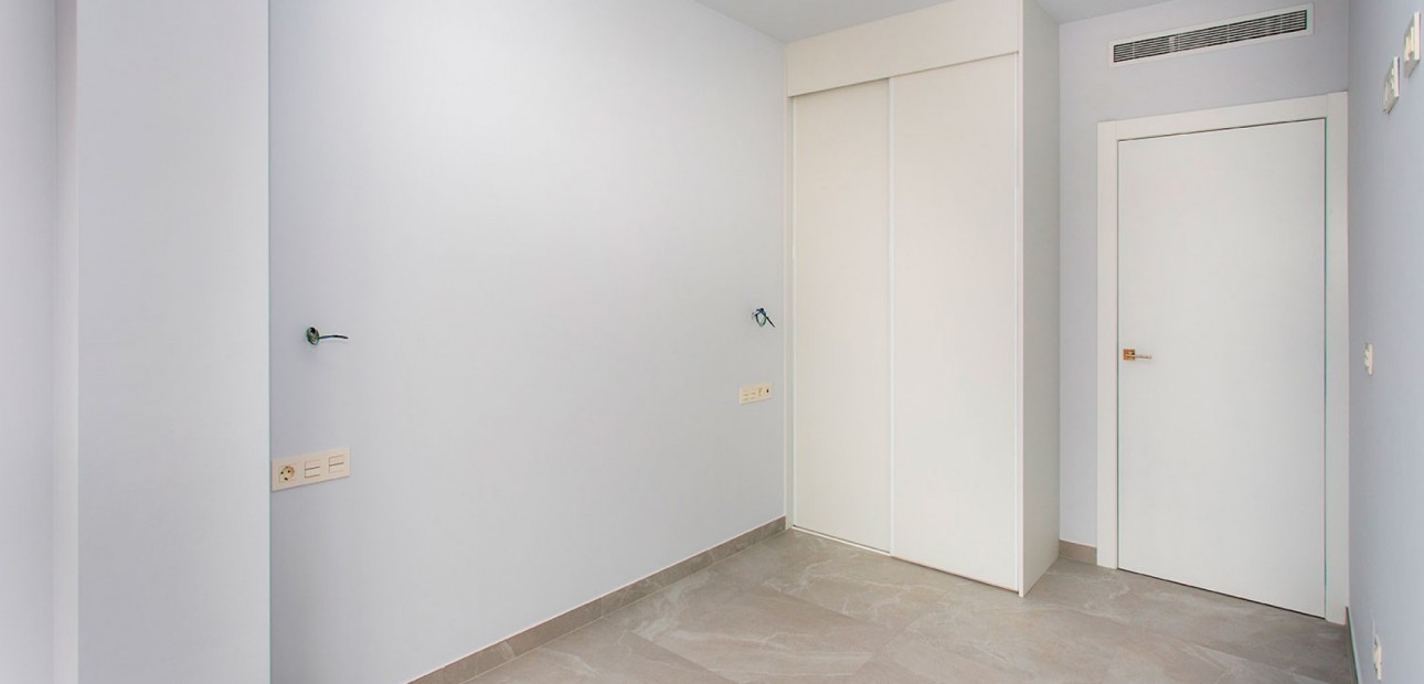 Sale - Apartment / flat -
Torrevieja - Playa Del Cura