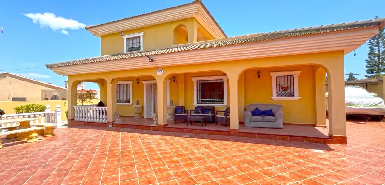Sale - Detached Villa -
Torrevieja - Los Balcones - Los Altos del Edén