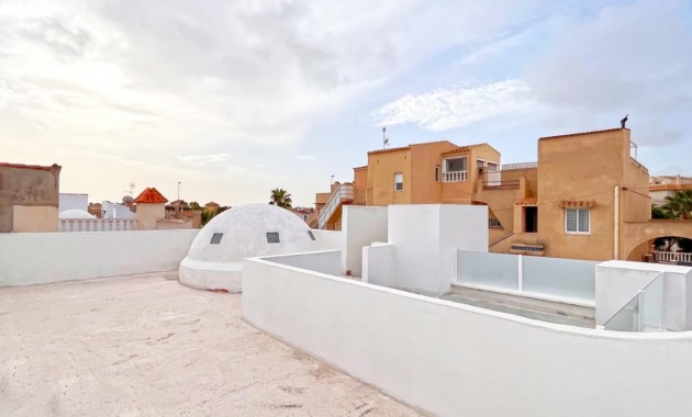 Sale - Bungalow -
Orihuela Costa - Playa Flamenca