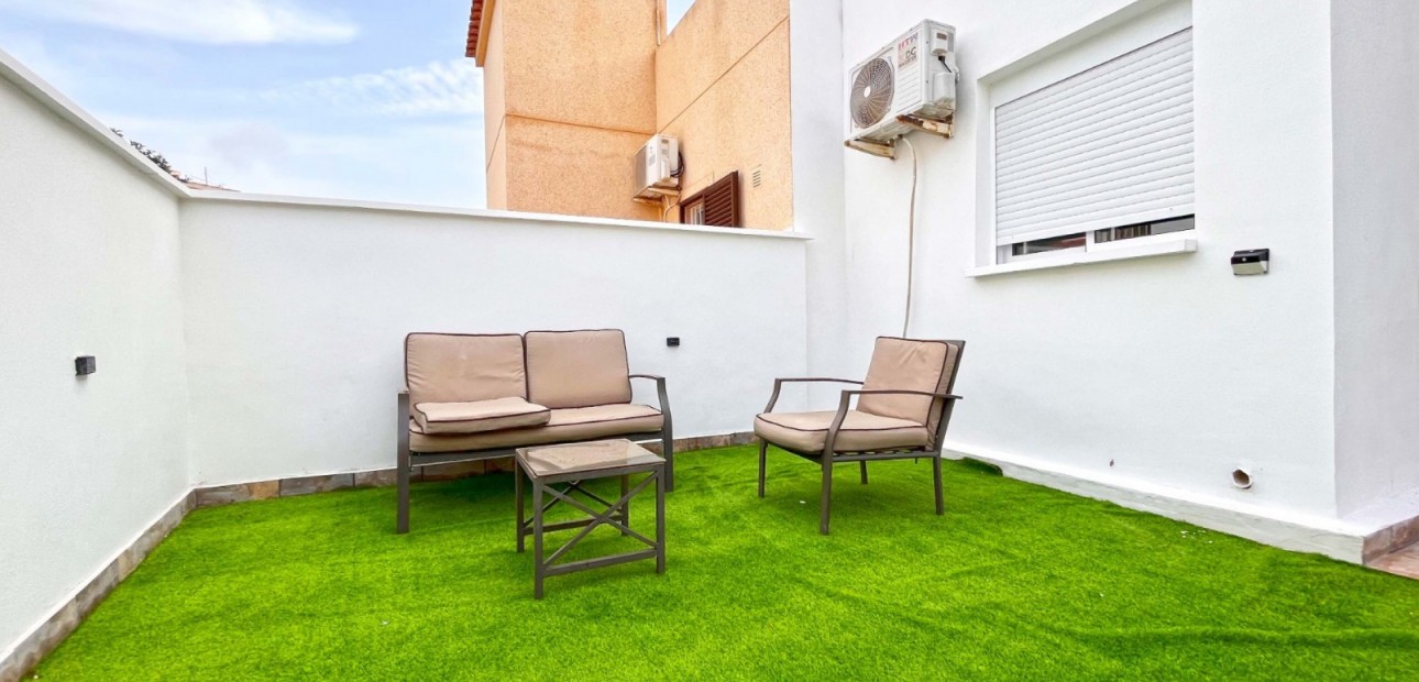 Sale - Bungalow -
Orihuela Costa - Playa Flamenca