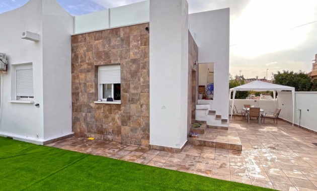 Sale - Bungalow -
Orihuela Costa - Playa Flamenca