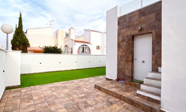 Sale - Bungalow -
Orihuela Costa - Playa Flamenca