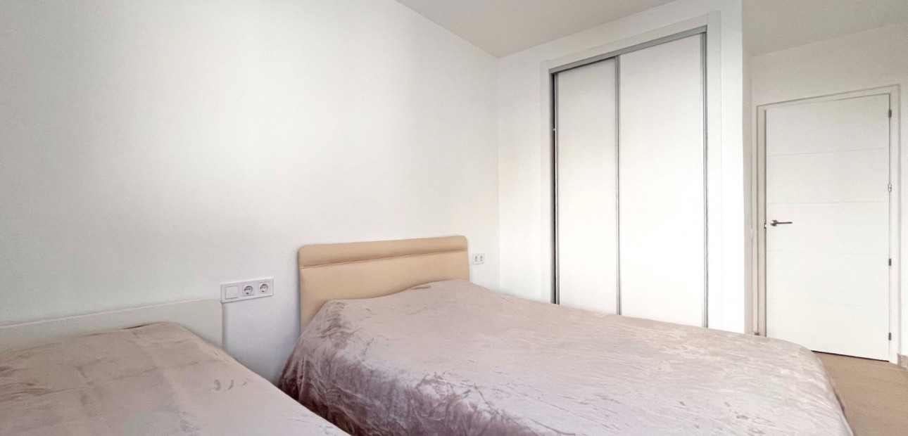 Sale - Bungalow -
Orihuela Costa - Playa Flamenca