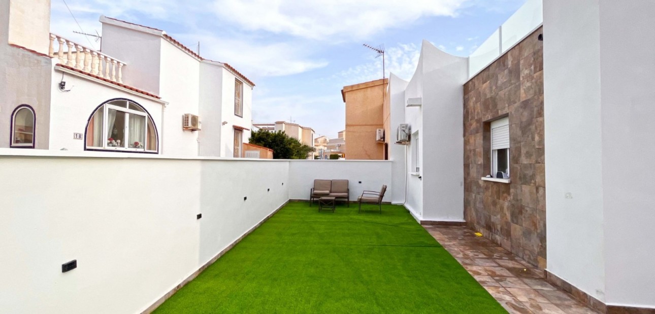 Sale - Bungalow -
Orihuela Costa - Playa Flamenca