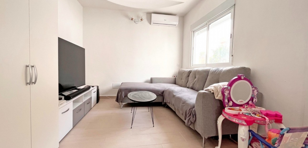 Sale - Bungalow -
Orihuela Costa - Playa Flamenca