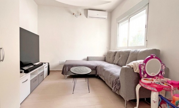 Sale - Bungalow -
Orihuela Costa - Playa Flamenca