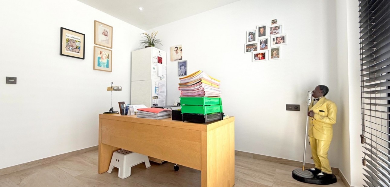 Sale - Detached Villa -
Orihuela Costa - Villamartin