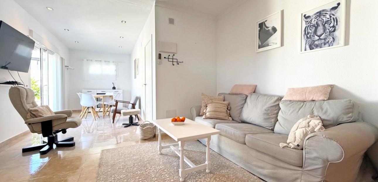 Sale - Bungalow -
Torrevieja - Torrelamata - La Mata