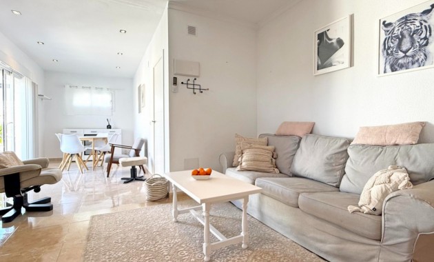 Sale - Bungalow -
Torrevieja - Torrelamata - La Mata