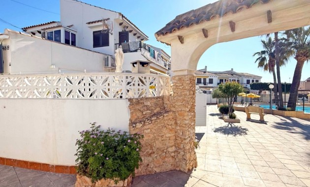 Sale - Bungalow -
Torrevieja - Torrelamata - La Mata