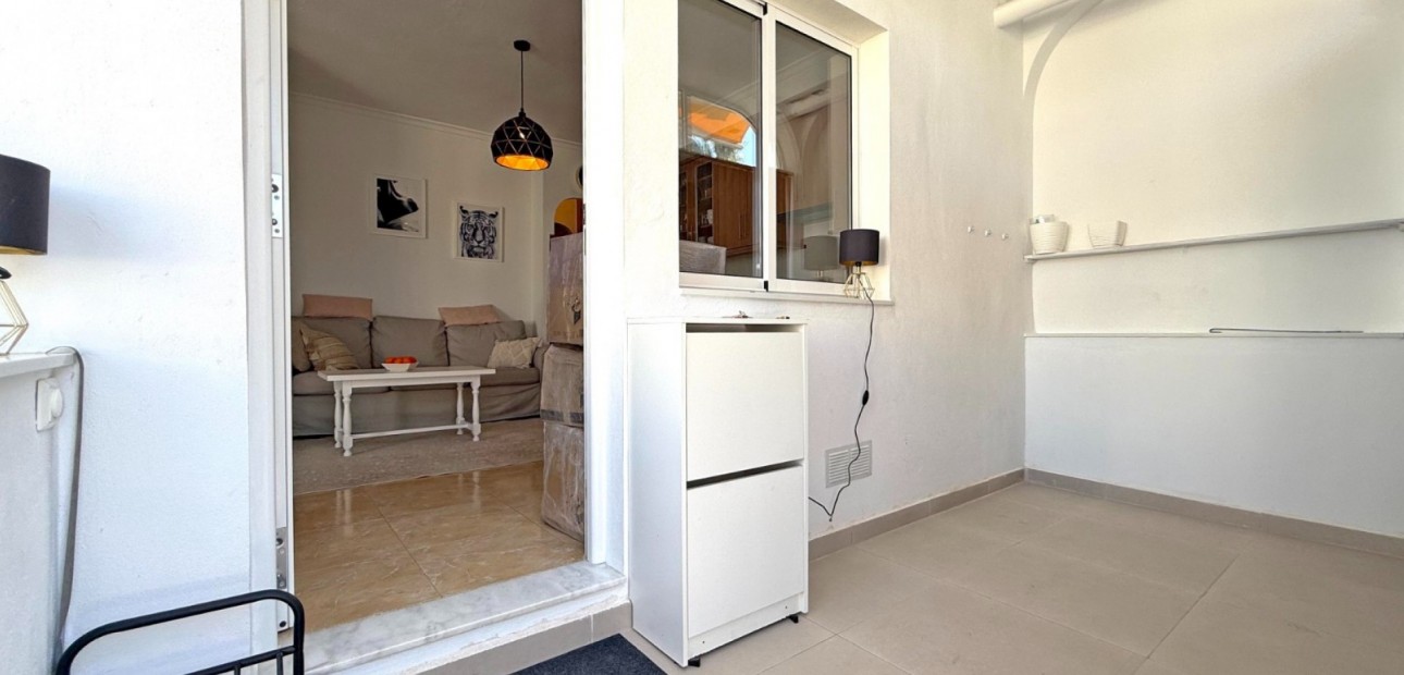 Sale - Bungalow -
Torrevieja - Torrelamata - La Mata