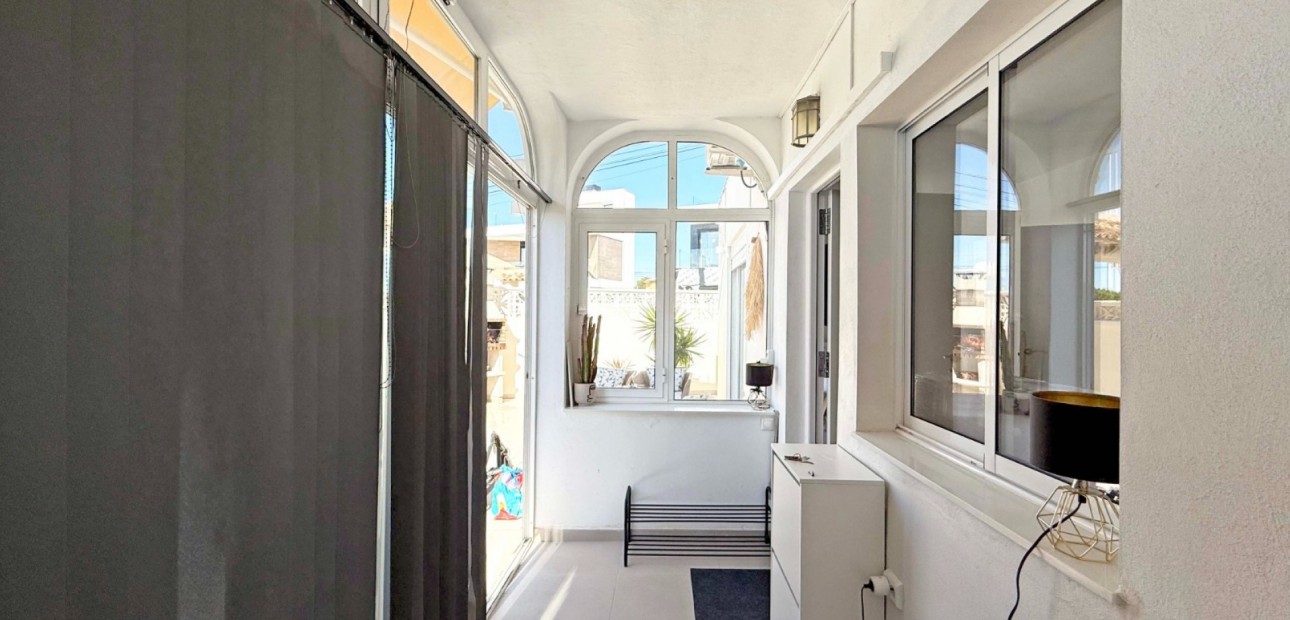 Sale - Bungalow -
Torrevieja - Torrelamata - La Mata