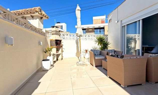 Sale - Bungalow -
Torrevieja - Torrelamata - La Mata