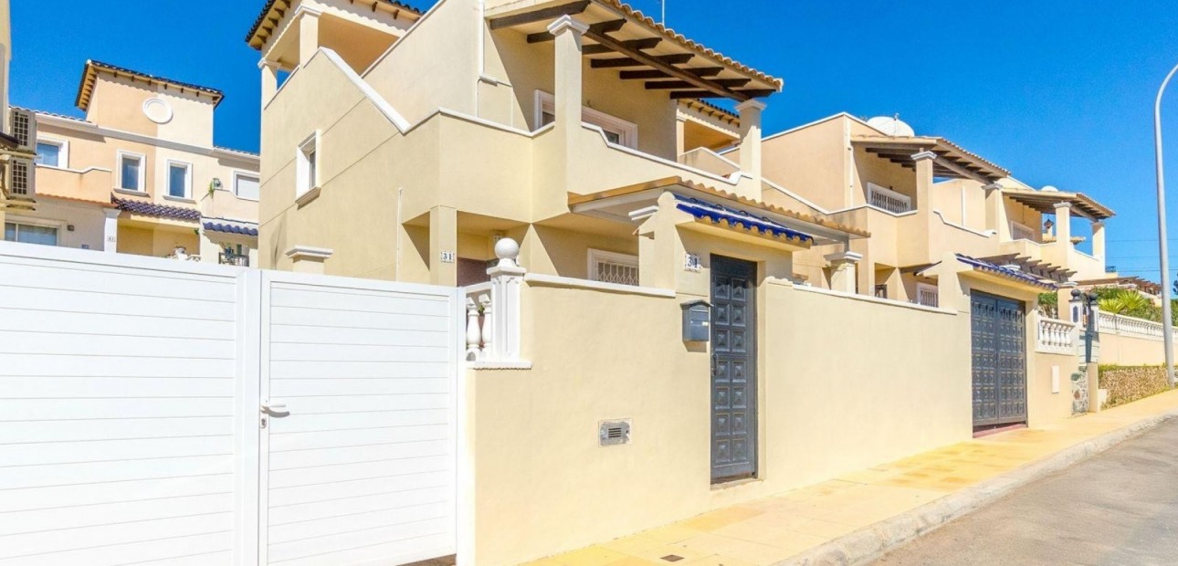 Sale - Detached Villa -
Orihuela Costa - Villamartin