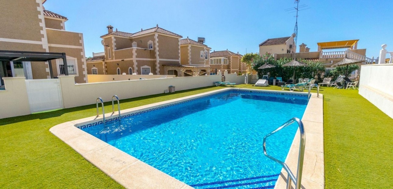 Sale - Detached Villa -
Orihuela Costa - Villamartin