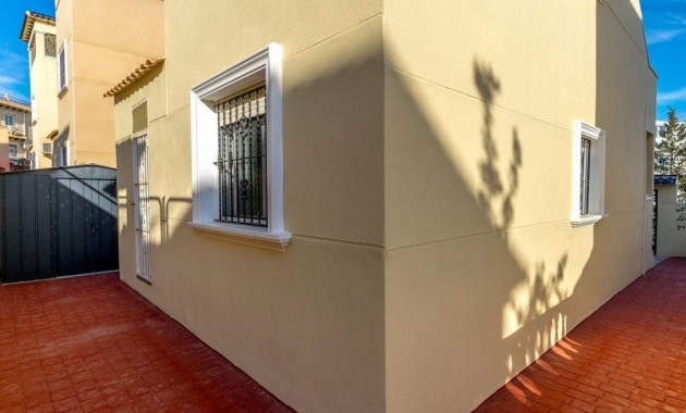 Sale - Detached Villa -
Orihuela Costa - Villamartin