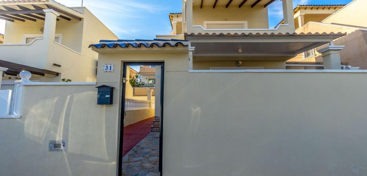 Sale - Detached Villa -
Orihuela Costa - Villamartin