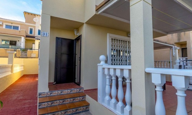 Sale - Detached Villa -
Orihuela Costa - Villamartin