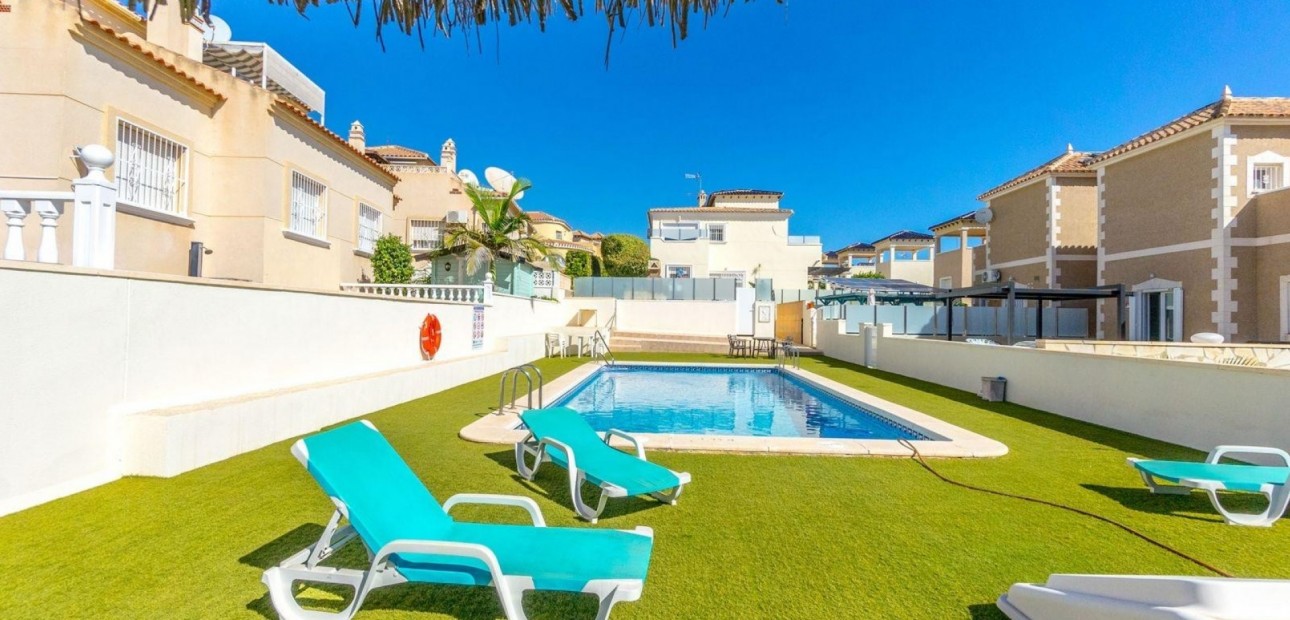 Sale - Detached Villa -
Orihuela Costa - Villamartin