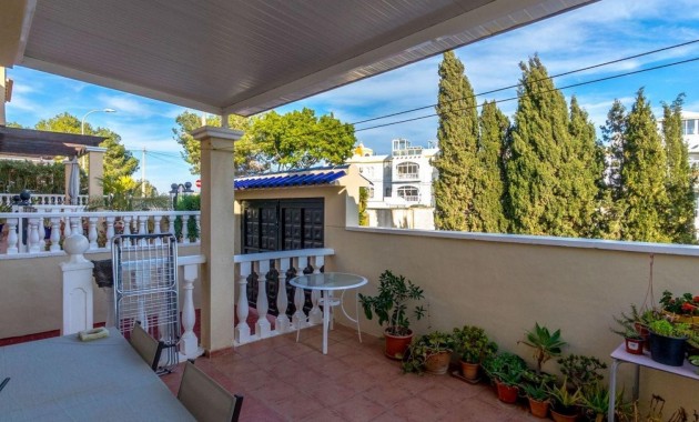 Sale - Detached Villa -
Orihuela Costa - Villamartin