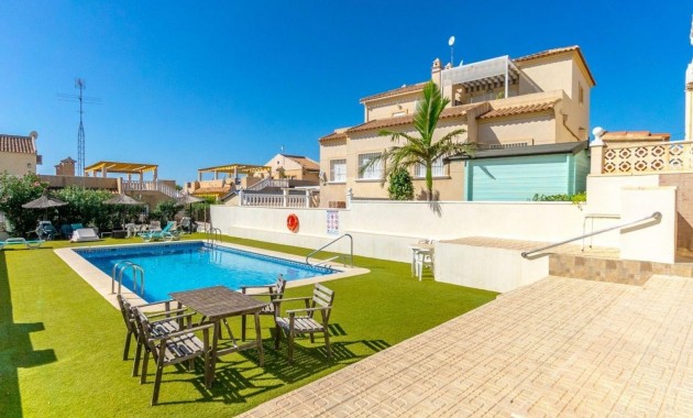 Sale - Detached Villa -
Orihuela Costa - Villamartin