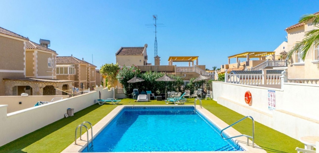 Sale - Detached Villa -
Orihuela Costa - Villamartin