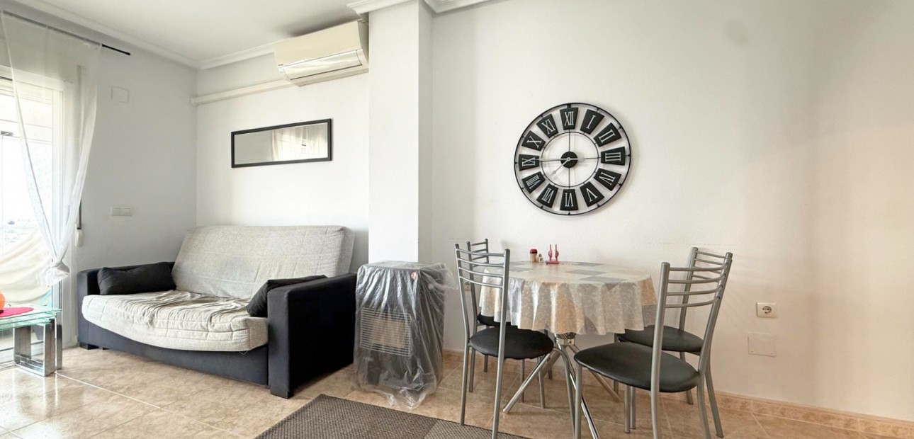 Venta - Apartamento / piso -
Torrevieja