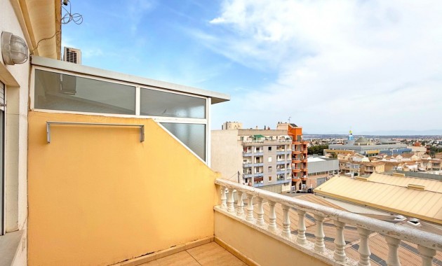 Venta - Apartamento / piso -
Torrevieja