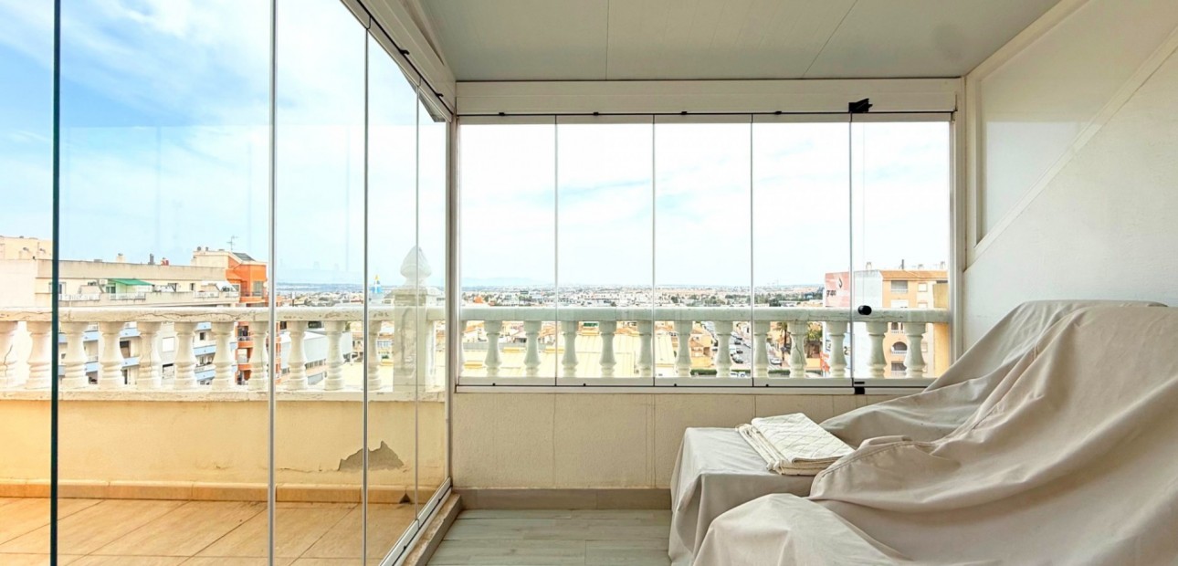 Venta - Apartamento / piso -
Torrevieja