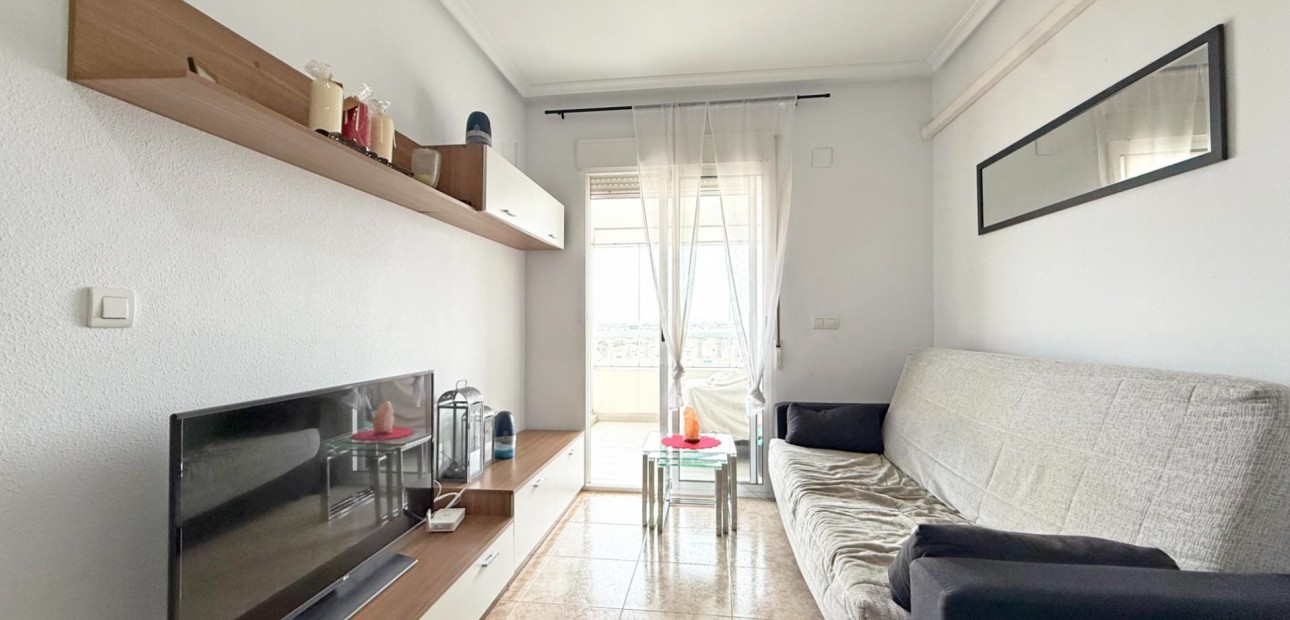 Venta - Apartamento / piso -
Torrevieja