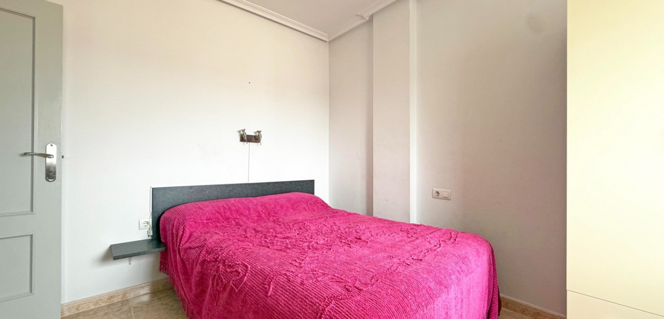 Venta - Apartamento / piso -
Torrevieja