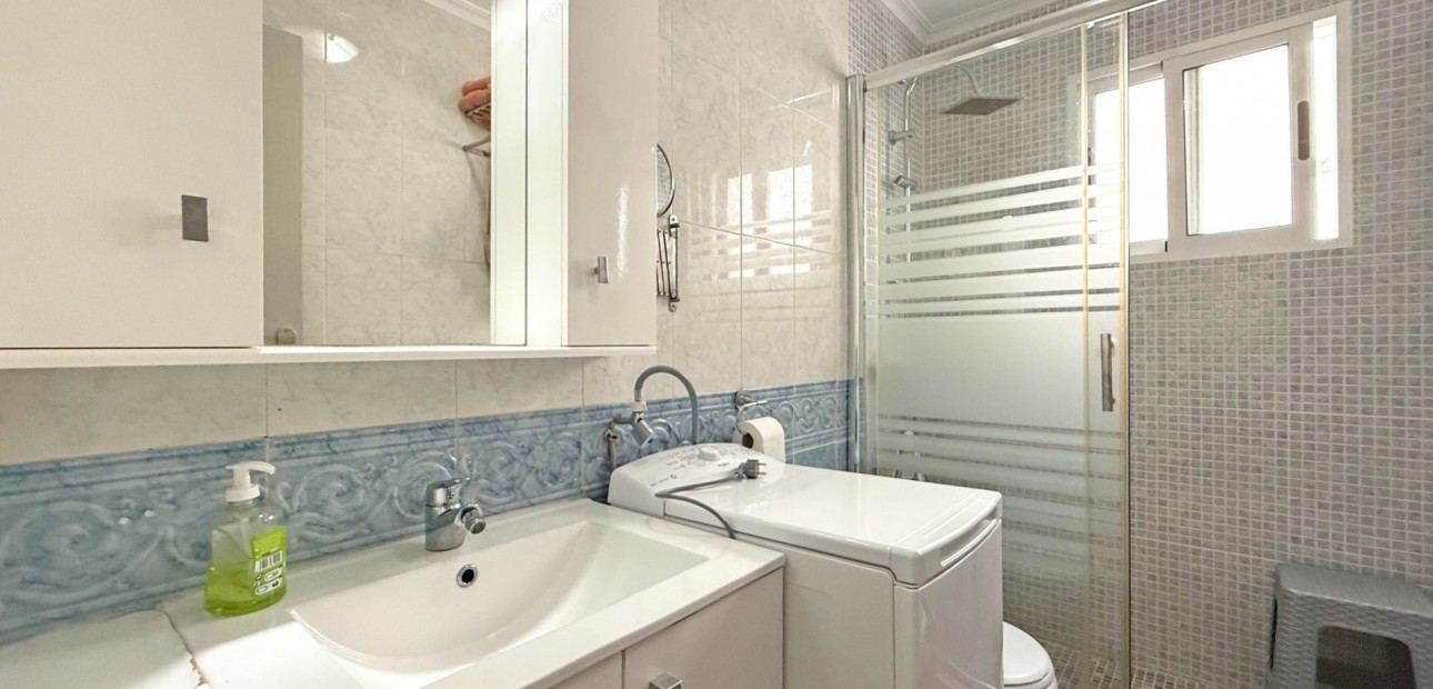 Venta - Apartamento / piso -
Torrevieja