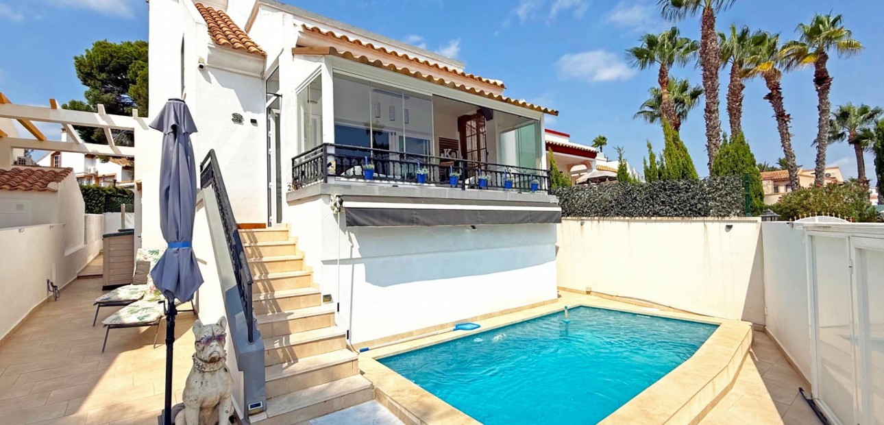 Sale - Detached Villa -
Orihuela Costa - Villamartin