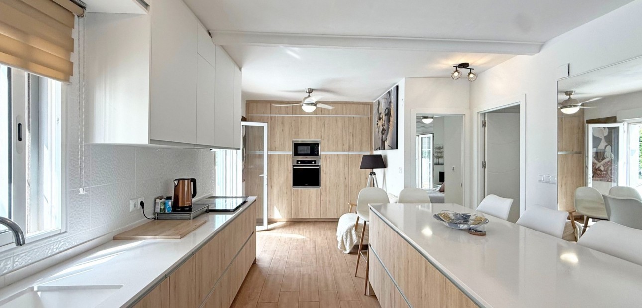 Sale - Detached Villa -
Orihuela Costa - Villamartin