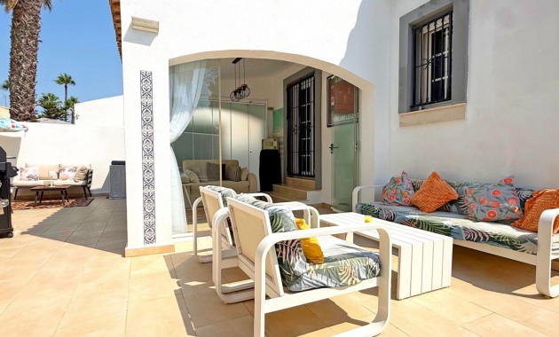 Sale - Detached Villa -
Orihuela Costa - Villamartin
